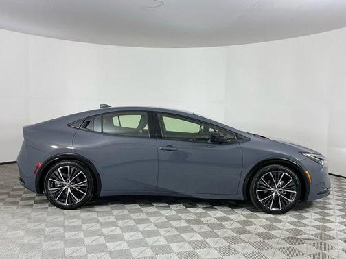 2025 Toyota Prius XLE