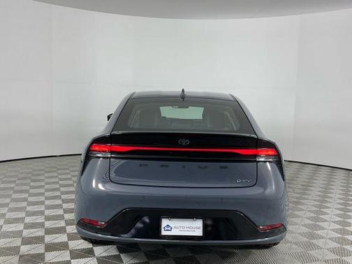 2025 Toyota Prius XLE