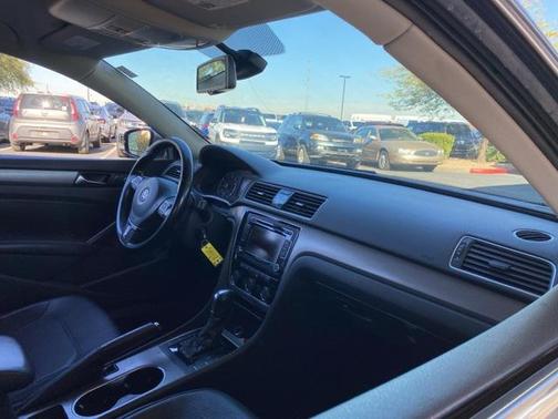 2014 Volkswagen Passat 2.5L SE