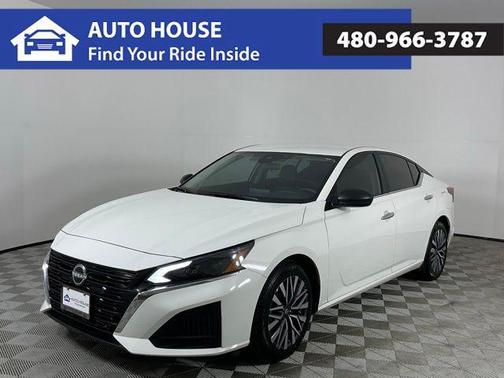 Glacier White 2025 Nissan Altima 2.5 SV