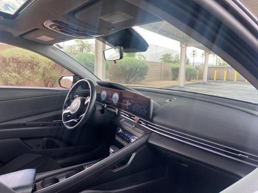 2025 Hyundai ELANTRA SEL