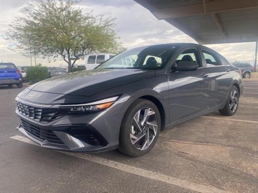 2025 Hyundai ELANTRA SEL