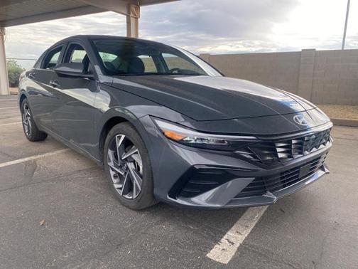 2025 Hyundai ELANTRA SEL