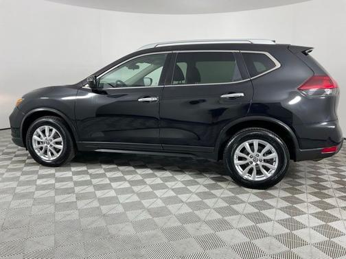 Magnetic Black Pearl 2020 Nissan Rogue SV