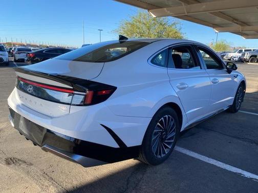 2024 Hyundai SONATA Hybrid SE