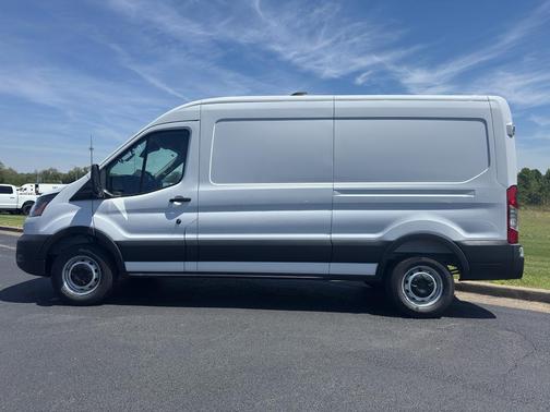 Oxford White 2026 Ford Transit-250 Base