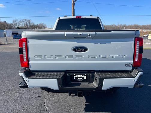 Avalanche 2026 Ford F-250 Lariat