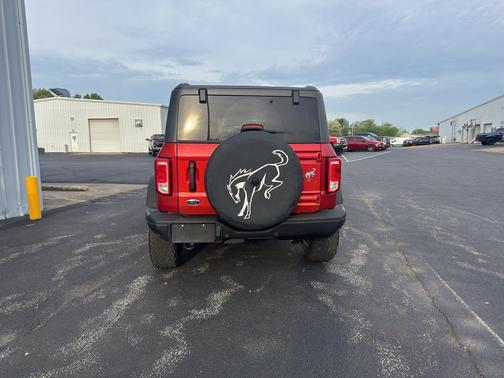 Hot Pepper Red Metallic Tinted Clearcoat 2024 Ford Bronco Black Diamond