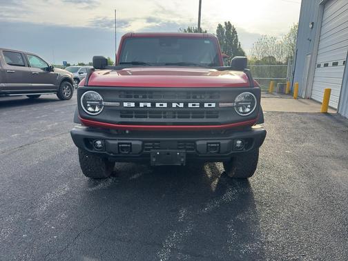 Hot Pepper Red Metallic Tinted Clearcoat 2024 Ford Bronco Black Diamond