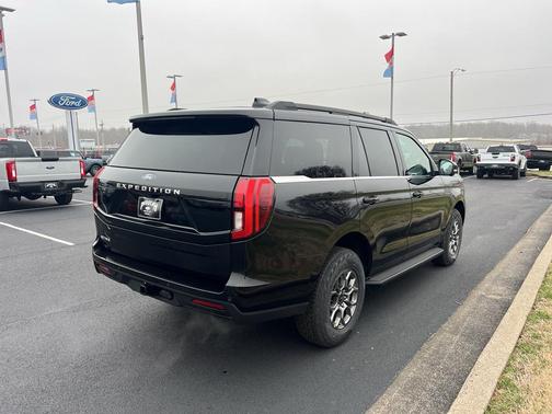 Agate Black Metallic 2026 Ford Expedition Active