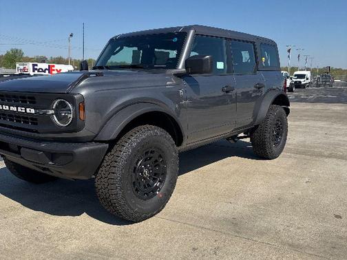 Carbonized Gray Metallic 2026 Ford Bronco Base