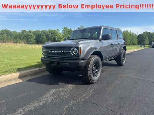 Carbonized Gray Metallic 2026 Ford Bronco Base