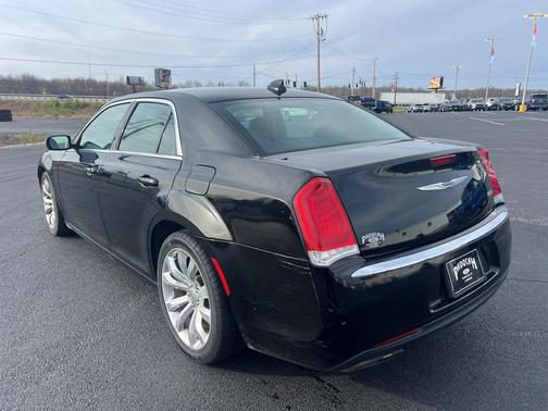 2019 Chrysler 300 Touring