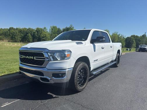 Bright White Clearcoat 2022 RAM 1500 Big Horn/Lone Star