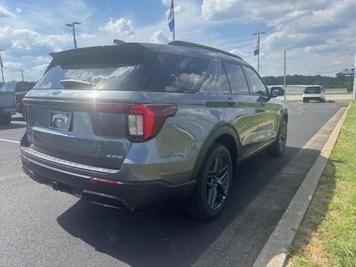 Carbonized Gray Metallic 2026 Ford Explorer ST-Line