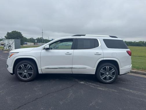 White Frost Tricoat 2017 GMC Acadia Denali