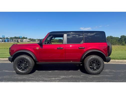 Ruby Red Metallic Tinted Clearcoat 2026 Ford Bronco Badlands