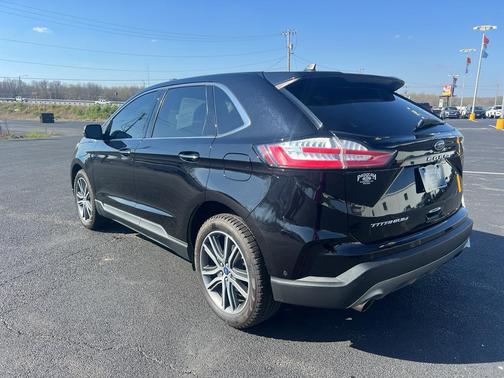 2021 Ford Edge Titanium