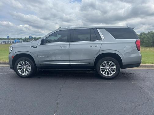 Sterling Metallic 2023 GMC Yukon SLT