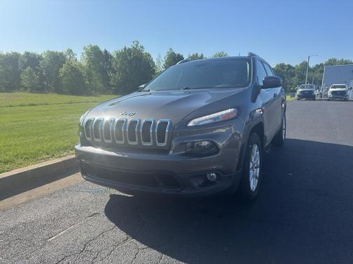 Granite Crystal Metallic Clearcoat 2016 Jeep Cherokee Latitude