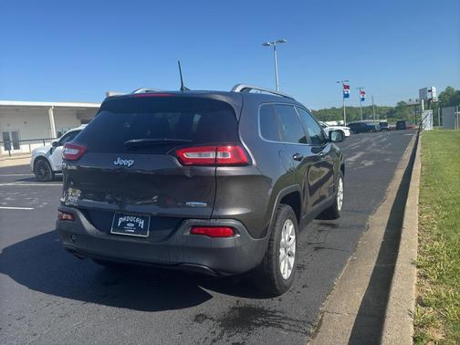 Granite Crystal Metallic Clearcoat 2016 Jeep Cherokee Latitude