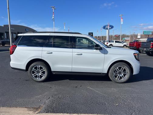 Space Silver Metallic 2026 Ford Expedition Active