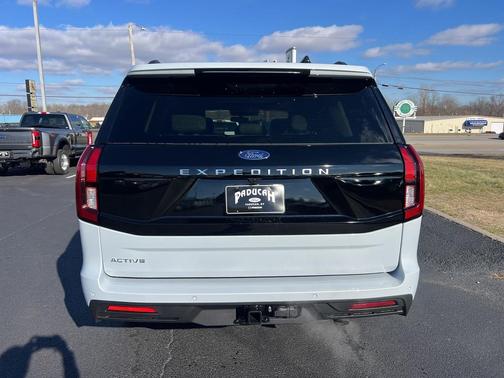 Space Silver Metallic 2026 Ford Expedition Active