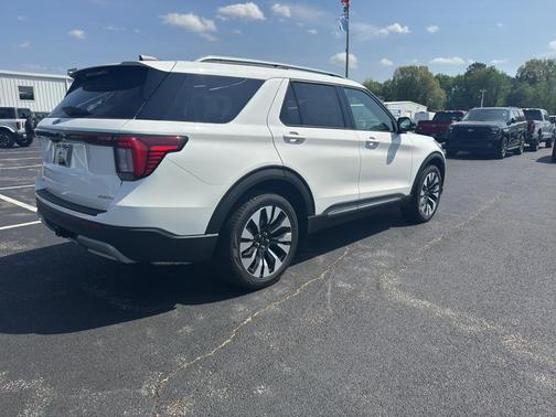Star White Metallic Tri-Coat 2026 Ford Explorer Platinum