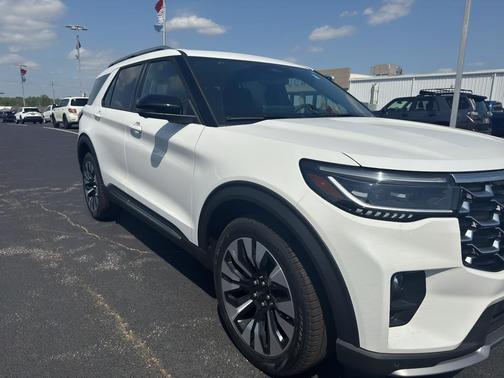 Star White Metallic Tri-Coat 2026 Ford Explorer Platinum