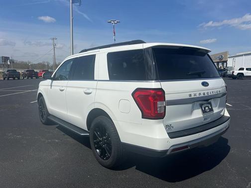 Star White Metallic Tri-Coat 2022 Ford Expedition XLT