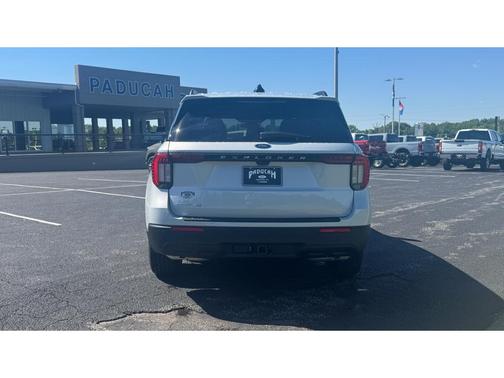 Space White Metallic 2026 Ford Explorer Active