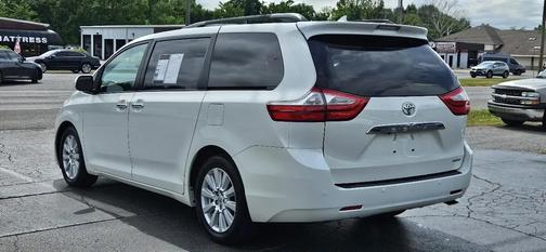 Blizzard Pearl 2017 Toyota Sienna Limited Premium