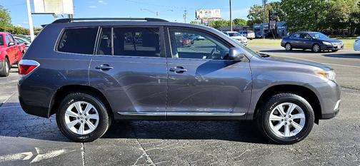 2011 Toyota Highlander SE