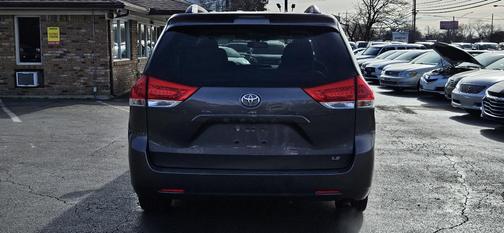 2012 Toyota Sienna LE