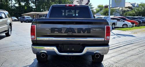 2017 RAM 1500 Limited Crew Cab 4x4 6'4' Box