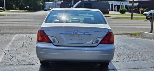 2002 Toyota Avalon XL