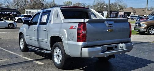 Silver Ice Metallic 2013 Chevrolet Avalanche LT