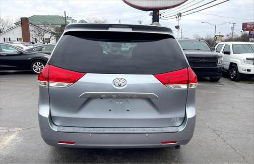 2013 Toyota Sienna XLE