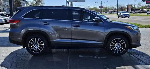 Predawn Gray Mica 2018 Toyota Highlander SE