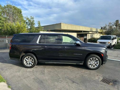 2023 Chevrolet Suburban Premier