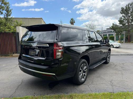 Black 2024 Chevrolet Suburban LT