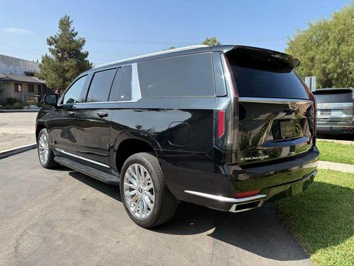 2023 Cadillac Escalade ESV Sport