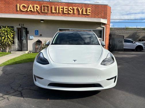 2023 Tesla Model Y Long Range Sport Utility 4D