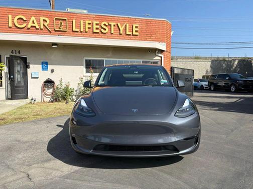 2023 Tesla Model Y Long Range Sport Utility 4D