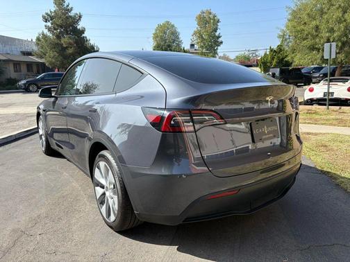 2023 Tesla Model Y Long Range Sport Utility 4D