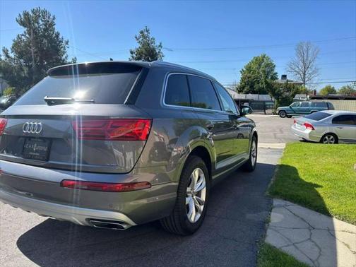 2019 Audi Q7 45 Premium