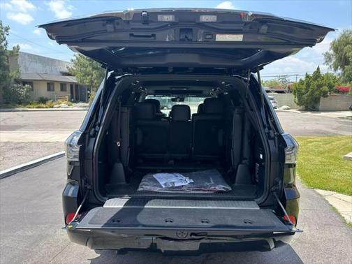 2021 Lexus LX 570 Three-Row