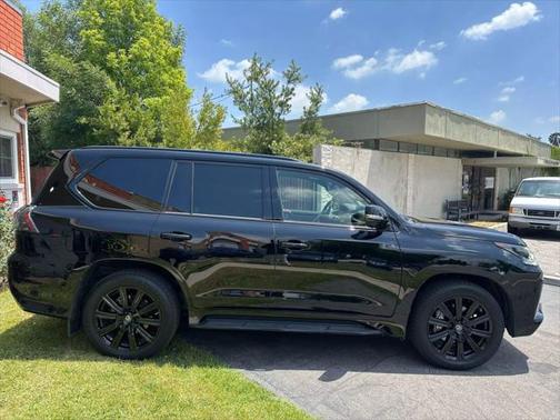 2021 Lexus LX 570 Three-Row
