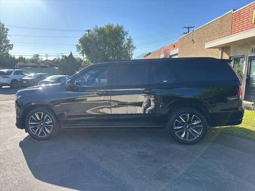2023 Cadillac Escalade ESV Sport Platinum