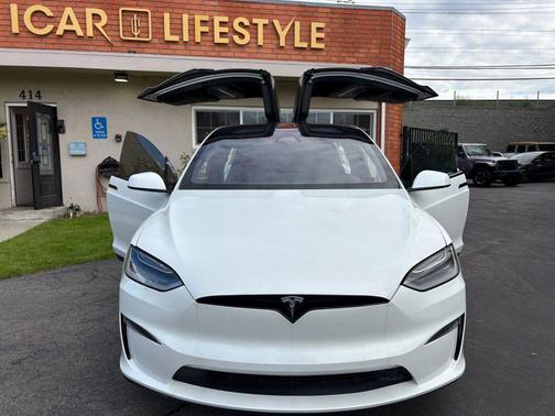 2022 Tesla Model X Plaid Tri Motor All-Wheel Drive